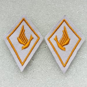 Kragenspiegel Brieftaubensoldat Set Ord. 1974, Variante 1